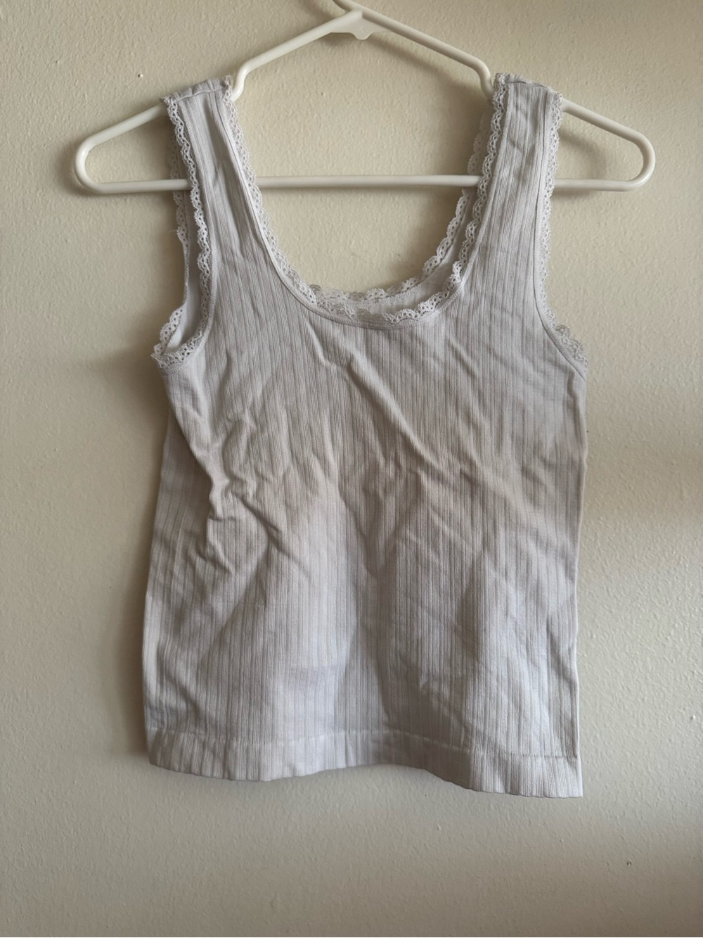 Delicate White Lace-Trim Ribbed Cropped Tank